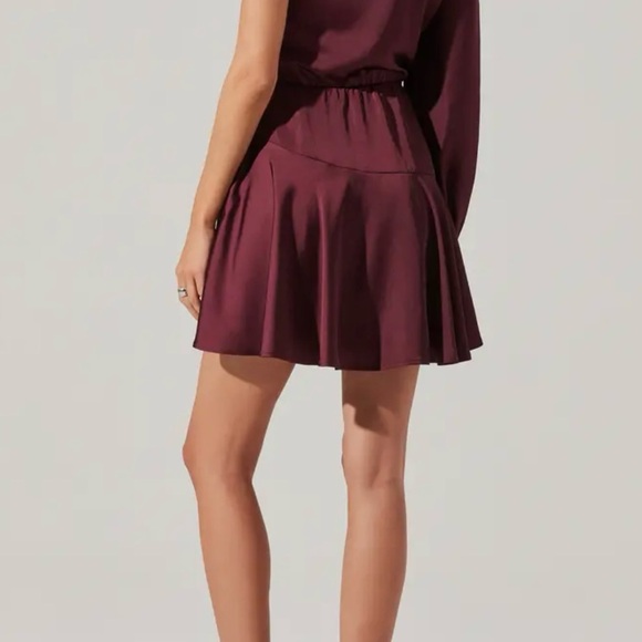 NWT ASTR the Label Satin Scarf One-Shoulder Minidress - Picture 10 of 16